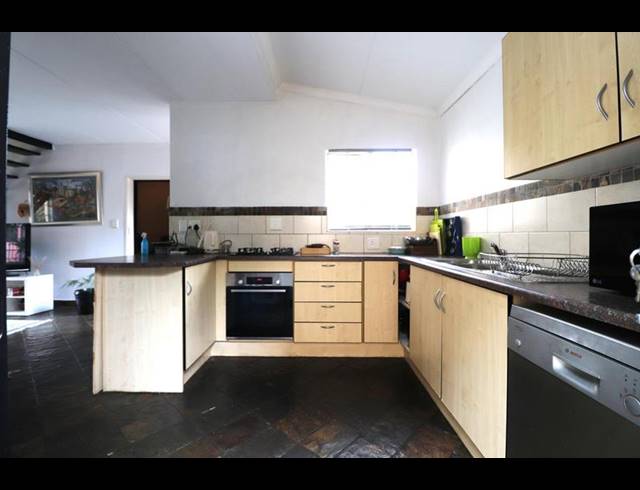 3 BEDROOM DUPLEX FOR SALE IN NOORDHANG